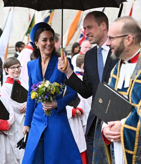 Le prince William, duc de Cambridge, et son épouse Kate Middleton, duchesse de Cambridge, commencent mal leur tournée aux Caraïbes. Ils ont annulé une visite à Bélize à cause de manifestations.