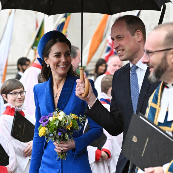Le prince William, duc de Cambridge, et son épouse Kate Middleton, duchesse de Cambridge, commencent mal leur tournée aux Caraïbes. Ils ont annulé une visite à Bélize à cause de manifestations.