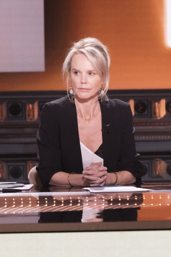 Exclusif - Vanessa Burggraf sur le plateau de l'émission OEED (On Est En Direct) présentée par L.Salamé et L.Ruquier à Paris, France, le 19 mars 2022. © Jack Tribeca/Bestimage 