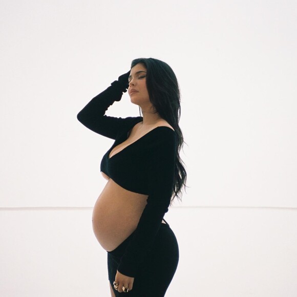Kylie Jenner a publié des photos de sa grossesse et de la naissance de son fils suite à la mise en ligne de la vidéo "Our on son" sur YouTube le 21 mars 2022.