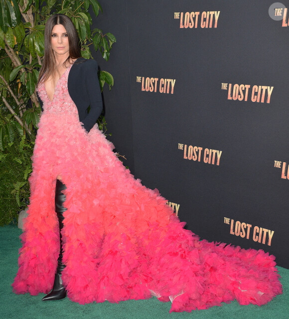 Sandra Bullock à la première du film "The Lost City" à Los Angeles, le 21 mars 2022. 
