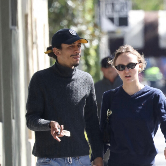 Exclusif - Lily-Rose Depp et son petit ami Yassine Stein vont prendre leur petit-déjeuner à West Hollywood le 7 mars 2022.