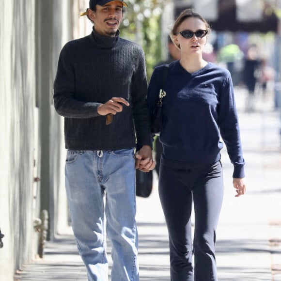 Exclusif - Lily-Rose Depp et son petit ami Yassine Stein vont prendre leur petit-déjeuner à West Hollywood le 7 mars 2022.