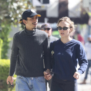 Exclusif - Lily-Rose Depp et son petit ami Yassine Stein vont prendre leur petit-déjeuner à West Hollywood le 7 mars 2022.