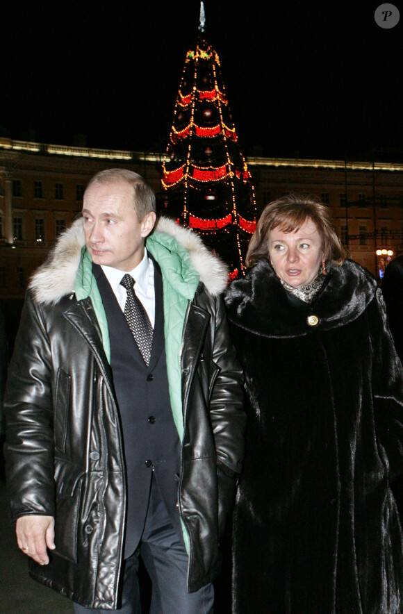 Vladimir Poutine et son épouse Lioudmila à Moscou le 23 décembre 2007
