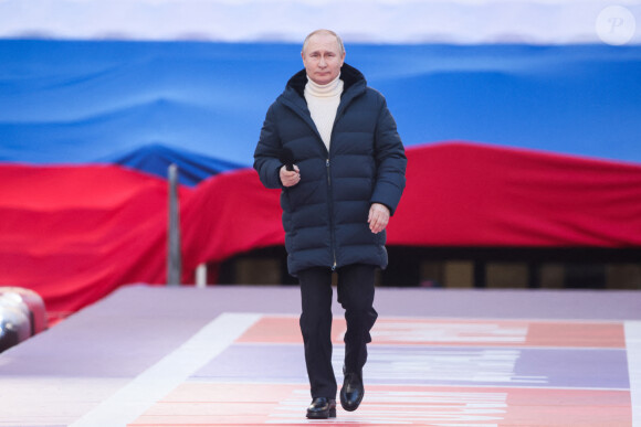 Le président russe Vladimir Poutine prend la parole lors d'un concert intitulé Printemps de Crimée qui s'est tenu au stade Luzhniki pour marquer le 8e anniversaire de la réunification de la Crimée avec la Russie, à Moscou, Russie, le 18 mars 2022.