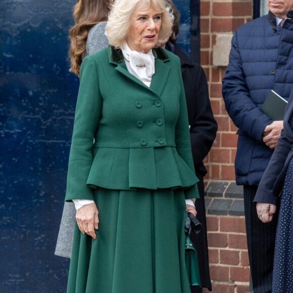 Le prince Charles, prince de Galles, Camilla Parker Bowles, duchesse de Cornouailles, et Catherine (Kate) Middleton, duchesse de Cambridge, arrivent pour une visite à la fondation Trinity Buoy Wharf, un site de formation pour les arts et la culture à Londres, Royaume Uni, le jeudi 3 février 2022. 