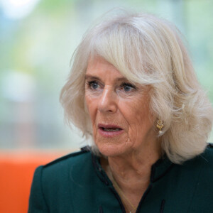 Camilla Parker Bowles, duchesse de Cornouailles, fête le 25ème anniversaire du premier centre de soutien contre le cancer de Maggie au Western General Hospital d'Édimbourg, le 1er octobre 2021. 