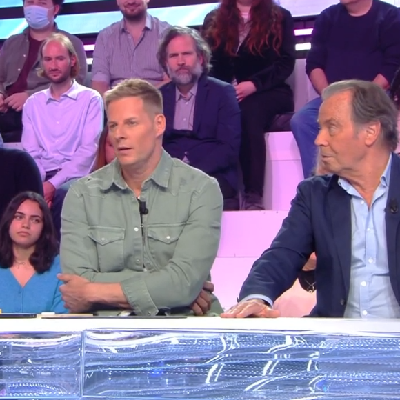 Michel Leeb évoque la situation amoureuse de son fils Tom Leeb sur le plateau de Touche pas à mon poste