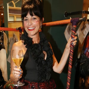 Exclusif - Lio en backstage du défilé de la styliste Nathalie Garçon pour l'association "Over fifty...et alors" à la galerie Vivienne à Paris le 17 juin 2019. C'est sous les ors de la galerie Vivienne que la styliste Nathalie Garçon, initiatrice de l'association "Over fifty...et alors", a organisé un défilé de mode afin de faire évoluer la visibilité et le regard porté sur les femmes de plus de cinquante ans. © Dominique Jacovides / Bestimage