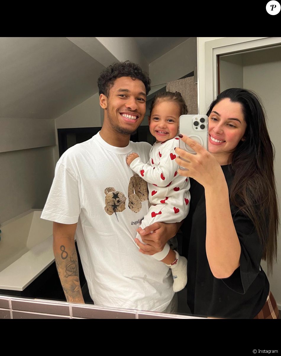 Coralie Porrovecchio et Boubacar Kamara avec leur fils Leeroy