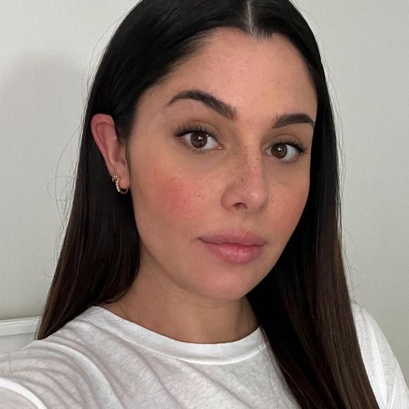 Coralie Porrovecchio prend la pose sur Instagram