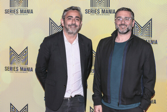 Olivier Nakache et Eric Toledano - L'équipe de la série "En Thérapie" présente la nouvelle saison au festival Séries Mania à Lille, le 23 mars 2022. 