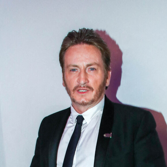 Benoît Magimel assiste au dîner de l'association AEM (Un Avenir pour les Enfants du Monde), au profit des enfants du Rwanda, au Pavillon Ledoyen à Paris. Le 24 mars 2022 © Borde-Rindoff / Bestimage