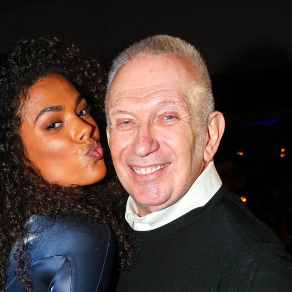 Tina Kunakey et Jean-Paul Gaultier - Dîner de l'association AEM, au profit des enfants du Rwanda, au Pavillon Ledoyen à Paris. Le 24 mars 2022. © Borde-Rindoff / Bestimage