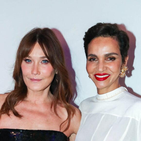 Carla Bruni-Sarkozy et Farida Khelfa - Dîner de l'association AEM, au profit des enfants du Rwanda, au Pavillon Ledoyen à Paris. Le 24 mars 2022. © Borde-Rindoff / Bestimage