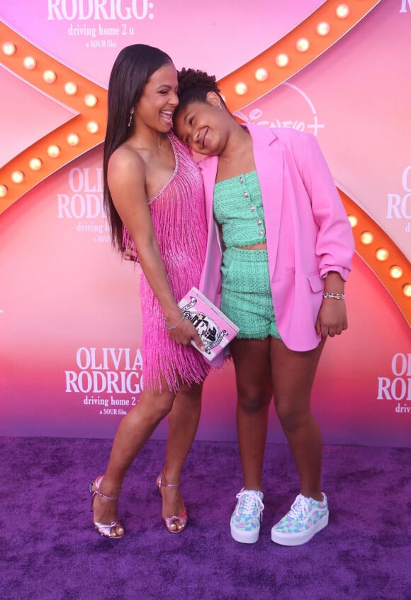 Christina Milian, Violet Madison Nash à la première de la série Disney + "Olivia Rodrigo: Driving Home 2 U (A Sour Film)" à Los Angeles, le 24 mars 2022. 