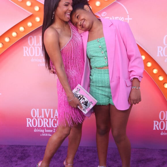 Christina Milian, Violet Madison Nash à la première de la série Disney + "Olivia Rodrigo: Driving Home 2 U (A Sour Film)" à Los Angeles, le 24 mars 2022. 