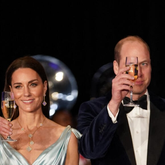 Le prince William, duc de Cambridge, et Catherine (Kate) Middleton, duchesse de Cambridge, assistent à une réception organisée par le gouverneur général des Bahamas, Sir Cornelius Alvin Smith. Nassau, le 25 mars 2022. 