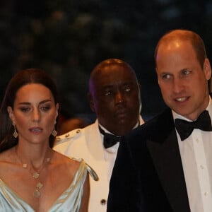 Le prince William, duc de Cambridge, et Catherine (Kate) Middleton, duchesse de Cambridge, assistent à une réception organisée par le gouverneur général des Bahamas, Sir Cornelius Alvin Smith, Nassau, le 25 mars 2022. 