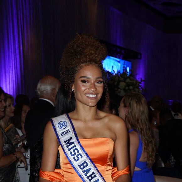 Miss Bahamas 2021, Sienna Evans - Le prince William, duc de Cambridge, et Catherine (Kate) Middleton, duchesse de Cambridge, assistent à une réception organisée par le gouverneur général des Bahamas, Sir Cornelius Alvin Smith. Nassau, le 25 mars 2022. 