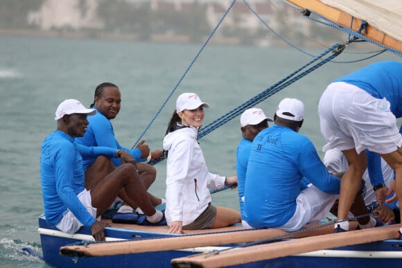 Le prince William, duc de Cambridge, et Catherine (Kate) Middleton, duchesse de Cambridge, assistent à bord d'un bateau de la Bahamas Platinum Jubilee Sailing Regatta à Montagu Bay, Nassau, le 25 mars 2022. 