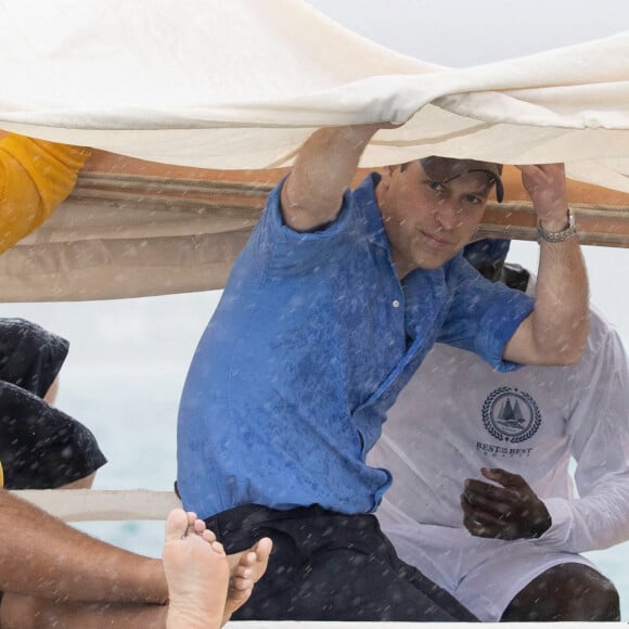 Le prince William, duc de Cambridge, et Catherine (Kate) Middleton, duchesse de Cambridge, assistent à bord d'un bateau de la Bahamas Platinum Jubilee Sailing Regatta à Montagu Bay. Nassau, le 25 mars 2022. 