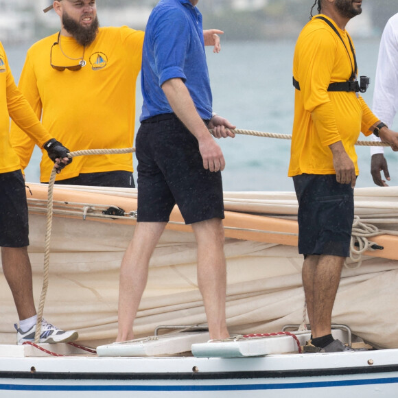 Le prince William, duc de Cambridge, et Catherine (Kate) Middleton, duchesse de Cambridge, assistent à bord d'un bateau de la Bahamas Platinum Jubilee Sailing Regatta à Montagu Bay. Nassau, le 25 mars 2022. 