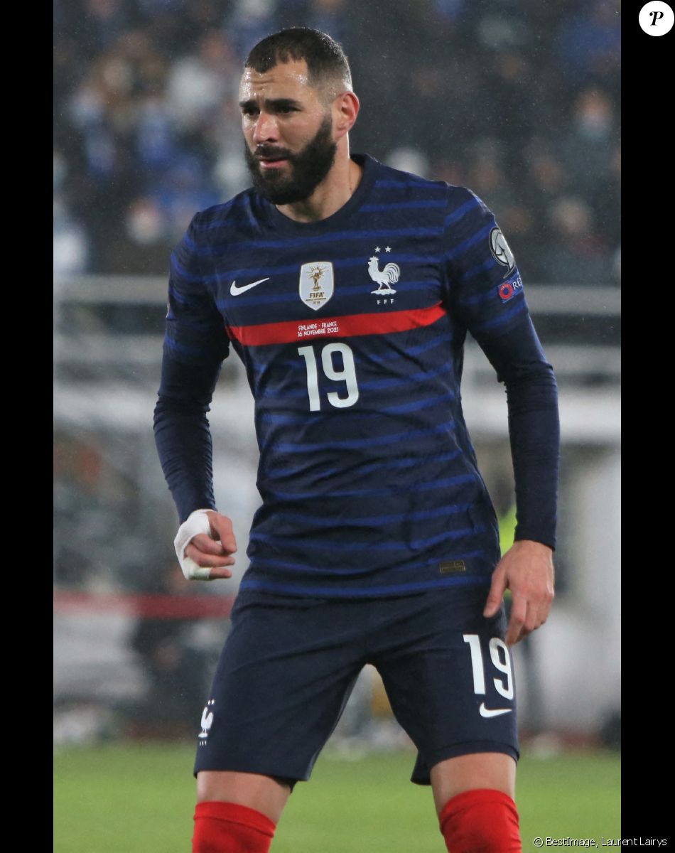 Karim Benzema - L'équipe de France bat la Finlande (2 - 0) lors des éliminatoires pour la Coupe du monde. Helsiniki. Le 16 novembre 2021. © Laurent Lairys / Panoramic / Bestimage