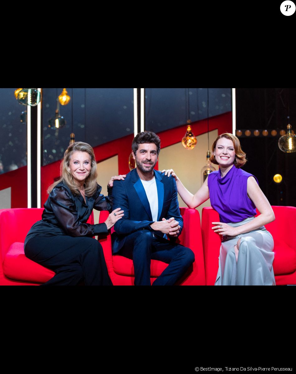 Sheila, Agustín Galiana, Elodie Frégé - Enregistrement de l'émission "Un flirt une danse". Le 17 novembre 2021. © Tiziano Da Silva-Pierre Perusseau / Bestimage