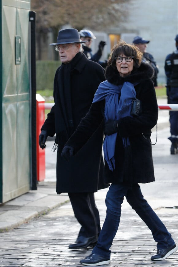 Exclusif - Lionel Jospin, sa femme Sylviane - Sorties des obsèques de David Kessler au cimetière du Montparnasse à Paris le 11 février 2020.