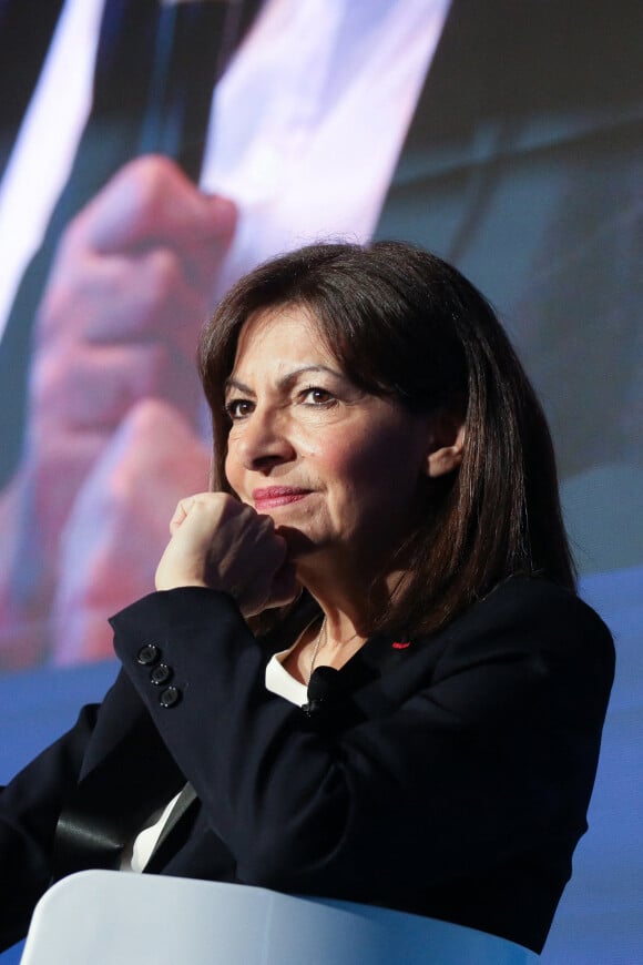La maire de Paris et candidate socialiste à l'élection présidentielle, Anne Hidalgo lors du grand oral sport à Paris le 17 mars 2022.