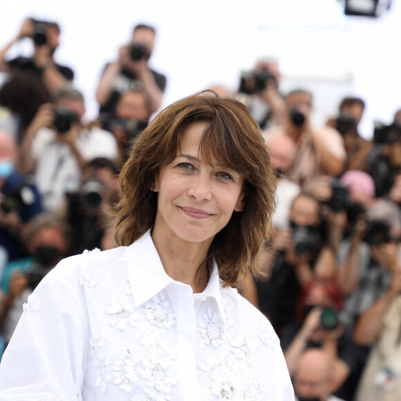 Sophie Marceau (habillée en Celine) au photocall du film Tout s'est bien passé lors du 74ème festival international du film de Cannes le 8 juillet 2021 © Borde / Jacovides / Moreau / Bestimage 