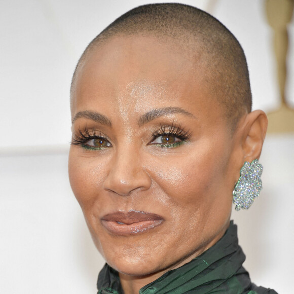 Jada Pinkett Smith, dans une robe Jean Paul Gaultier, au photocall de la 94ème édition de la cérémonie des Oscars à Los Angeles.