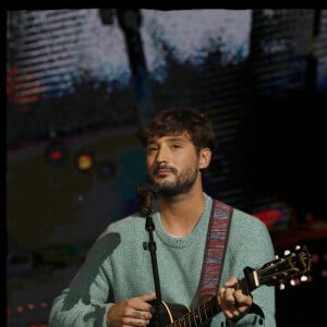 Exclusif - Jérémy Frérot lors de la soirée L'année de la déprime (et même un peu plus...) aux Folies Bergère à Paris le 29 novembre 2021. © Alain Guizard / Bestimage 