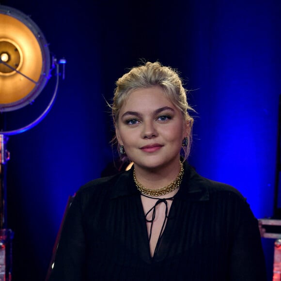 Exclusif - Louane Emera - Backstage - Enregistrement de l'émission "300 Choeurs chantent les plus belles comédies musicales" à Paris, qui est diffusée le 30 septembre sur France 3 © Giancarlo Gorassini / Bestimage 