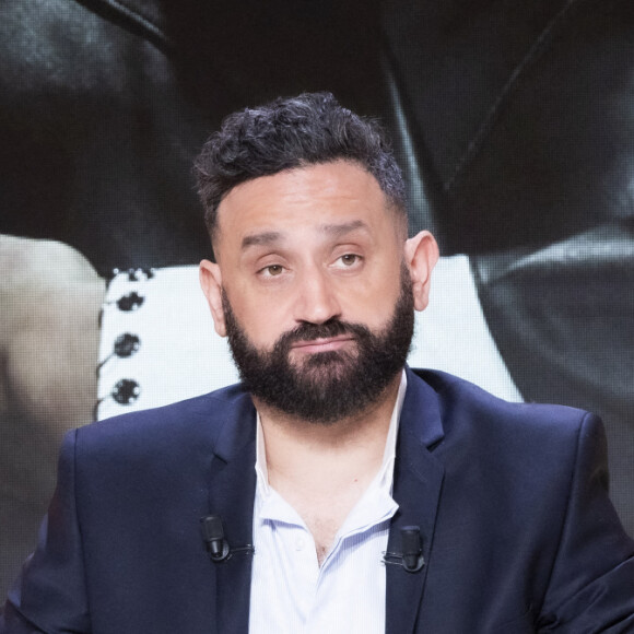 Exclusif - Cyril Hanouna sur le plateau de l'émission Touche pas à mon poste (TPMP) diffusée en direct sur C8 le 21 mars 2022. © Jack Tribeca / Bestimage