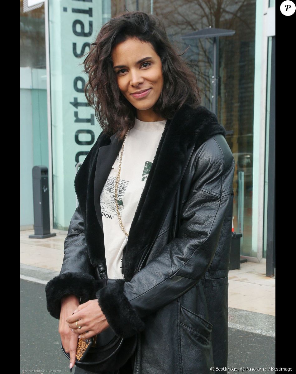 Exclusif - Shy'm arrive dans les studios de Radio France à Paris. © Panoramic / Bestimage