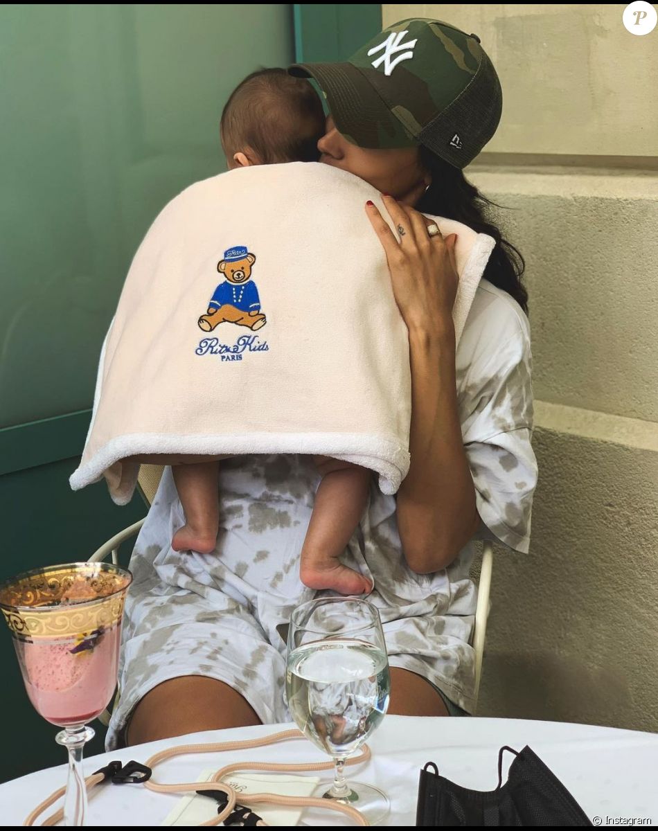 Shy'm avec son fils, Tahoma.