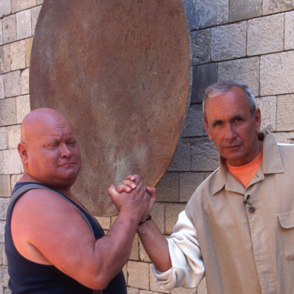 La Boule (Yves Marchesseau) et Patrice Laffont - Emission de télé "Ford Boyard" année 1996 à coté de l'île d'Oléron