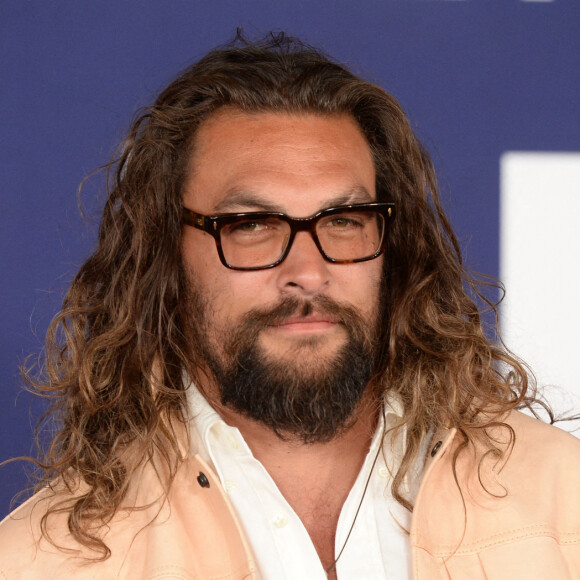 Jason Momoa au photocall de la première du film "Ambulance" à Los Angeles le 4 avril 2022. 