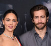 Eiza Gonzalez et Jake Gyllenhaal au photocall de la première du film "Ambulance" à Los Angeles le 4 avril 2022. 