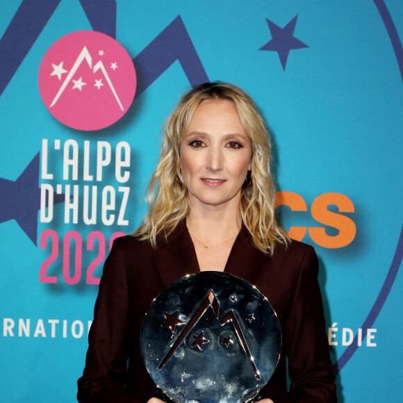 Audrey Lamy, Prix d'interprétation féminine au photocall du palmarès de la 25ème édition du Festival international du film de comédie de l'Alpe d'Huez, France, le 22 janvier 2022. © Dominique Jacovides/Bestimage