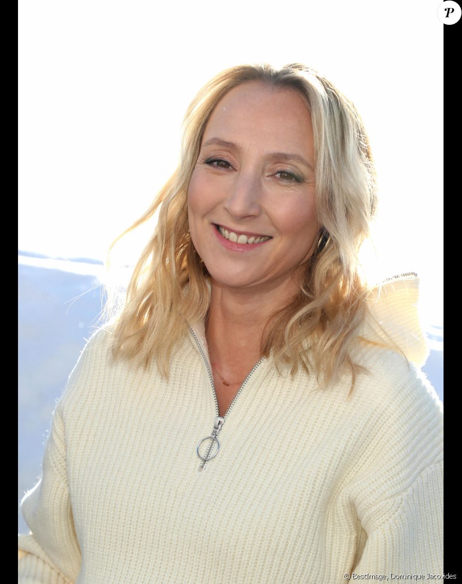 Audrey Lamy au photocall du film "La Brigade" lors de la 25ème édition du Festival international du film de comédie de l'Alpe d'Huez, France, le 21 janvier 20222. © Dominique Jacovides/Bestimage