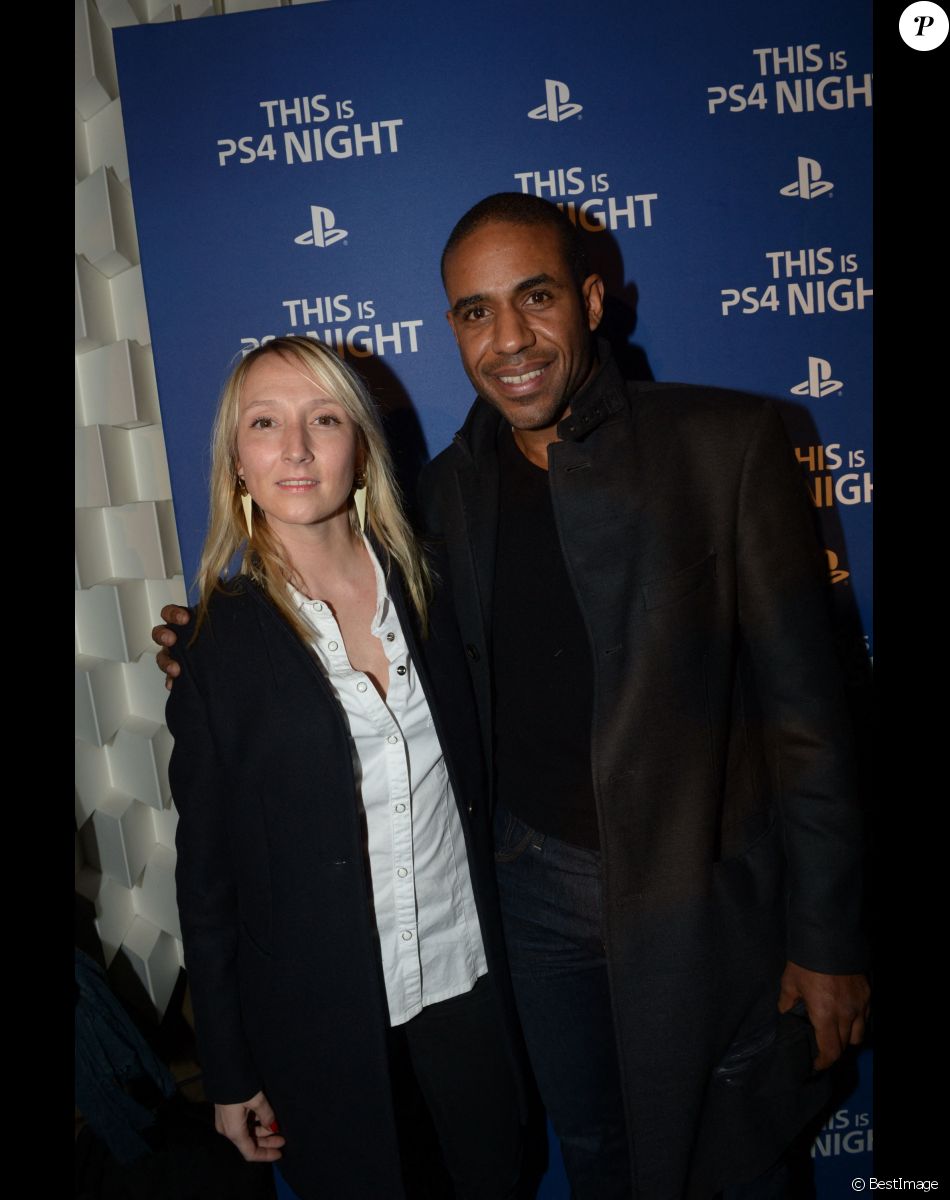 Archives - Loup-Denis Elion et Audrey Lamy lors de la soirée de lancement de la console Playstation 4 Sony (PS4 Night) au centre culturel alternatif Electric à Paris, le 28 novembre 2015.