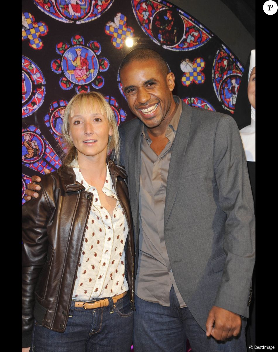 Audrey Lamy et Loup-Denis Elion au théâtre Mogador à Paris pour la comédie musicale "Sister Act" en 2012