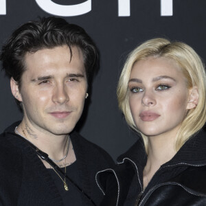 Brooklyn Beckham et sa fiancée Nicola Peltz - Photocall du défilé Givenchy collection Printemps-Eté 2022 lors de la fashion week à la "U Arena" (Paris La Défense Arena) à Nanterre, le 3 octobre 2021. © Olivier Borde/Bestimage 