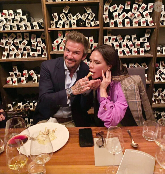 Victoria et David Beckham lors d'un dîner romantique à Londres, le 18 mars 2022. 