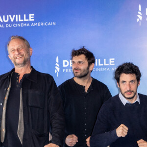 Benoît Poelvoorde, Pio Marmaï, Douglas Attal, Vimala Pons et Swann Arlaud au photocall de "Comment je suis devenu un super-héros" lors du 46ème Festival du Cinéma Américain de Deauville, le 13 septembre 2020. © Olivier Borde/Bestimage 