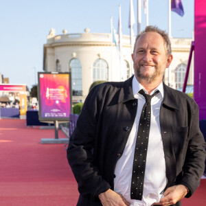 Benoît Poelvoorde à la première de "Comment je suis devenu un super-héros" lors de la clôture du 46ème Festival du Cinéma Américain de Deauville, le 12 septembre 2020. © Olivier Borde/Bestimage 